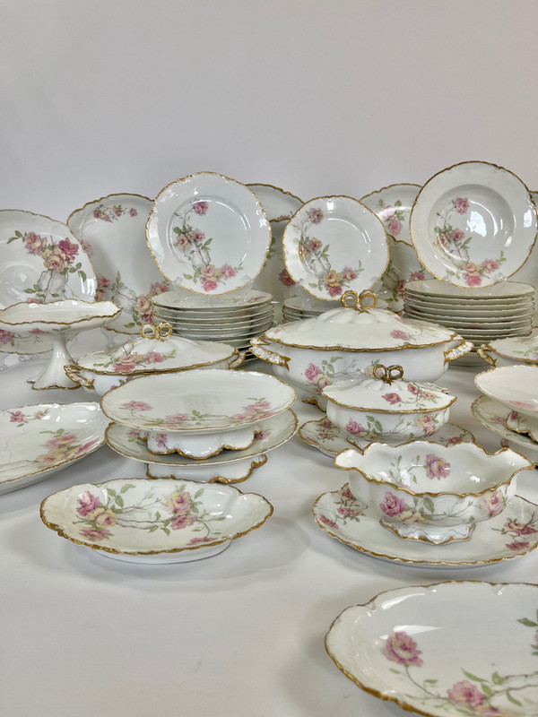 Exceptional Haviland Limoges Porcelain Service - Baltimore Rose - 61 Piece