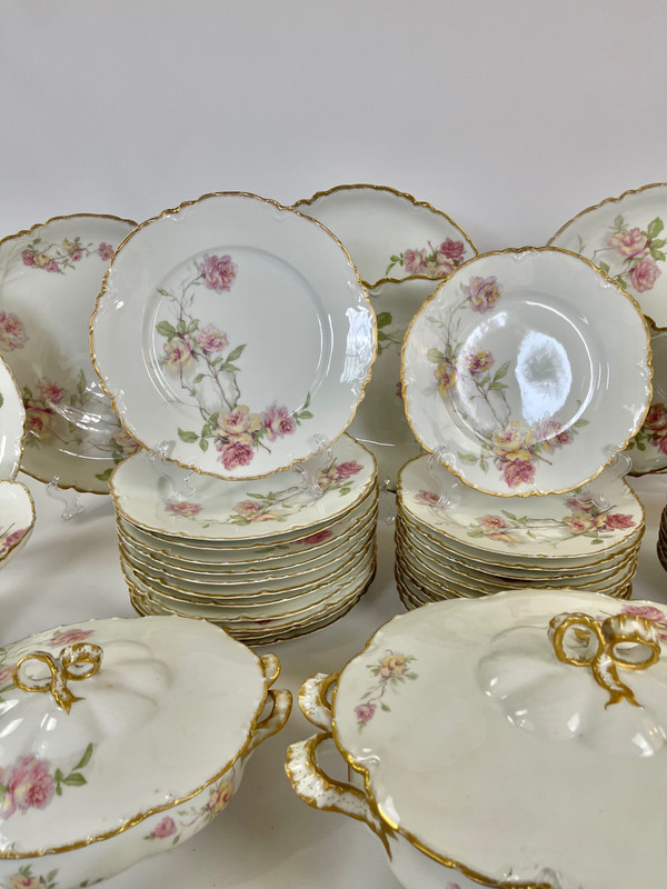 Exceptional Haviland Limoges Porcelain Service - Baltimore Rose - 61 Piece