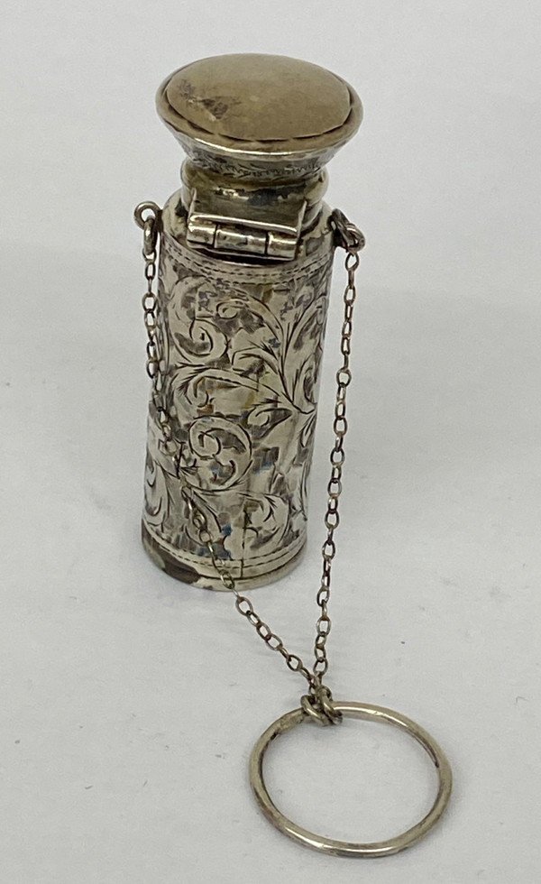 Englische Silberflasche aus dem 19. Jahrhundert.