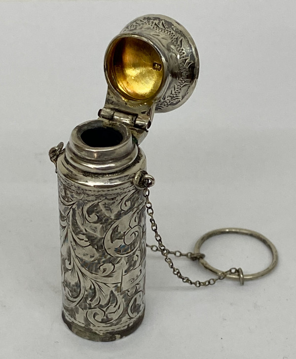 Englische Silberflasche aus dem 19. Jahrhundert.