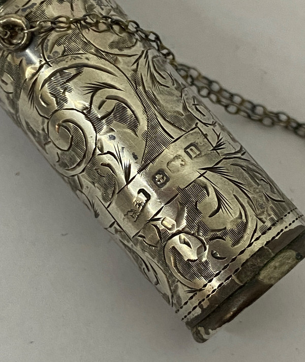 Englische Silberflasche aus dem 19. Jahrhundert.