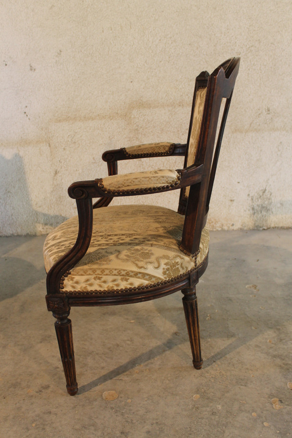 3 Poltrone Luigi XVI in faggio intagliato e modanato, fine XVIII secolo