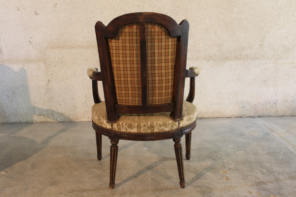 3 Poltrone Luigi XVI in faggio intagliato e modanato, fine XVIII secolo