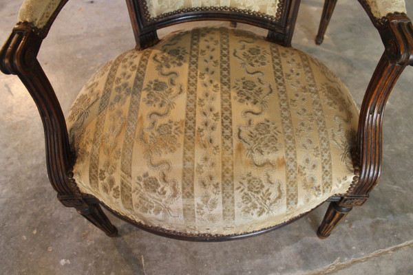3 Poltrone Luigi XVI in faggio intagliato e modanato, fine XVIII secolo