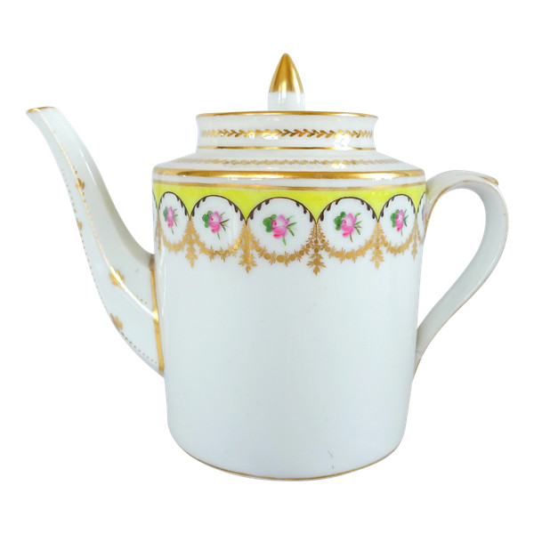 Manufacture Nast: teapot in Paris porcelain gilded with gold - Empire period - signed