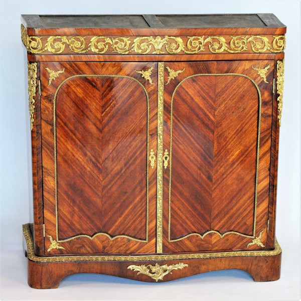 Vom 06.10 bis 30.11 - Rabatt 25% - Sideboard mit Palisanderholzauflage - Napoleon III.