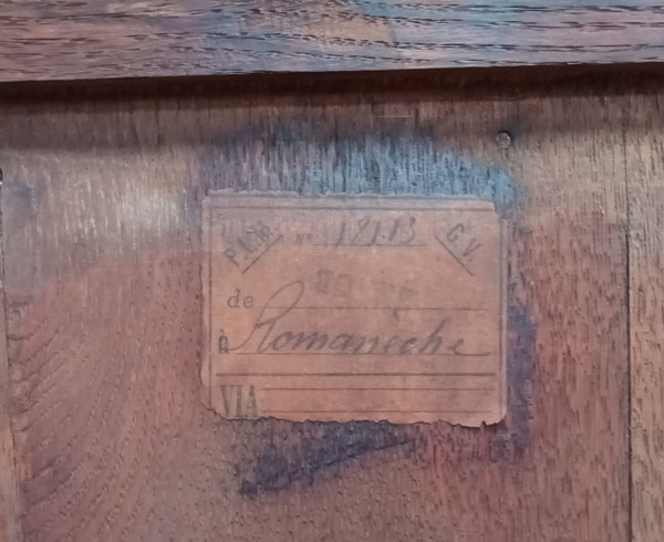 Kleines Renaissance-Sideboard aus geprägtem Walnussholz