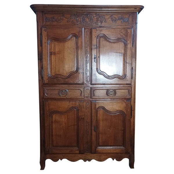 Credenza Regency a 4 ante in noce intagliato