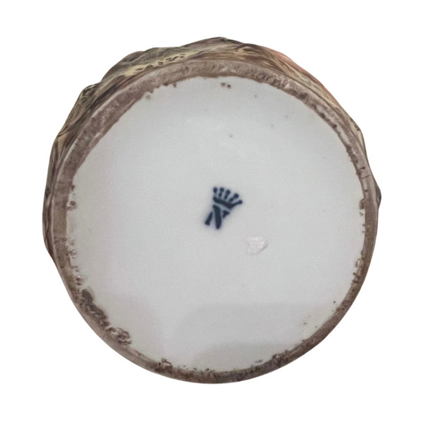 Porcelain vase from Naples (Capo di Monte)