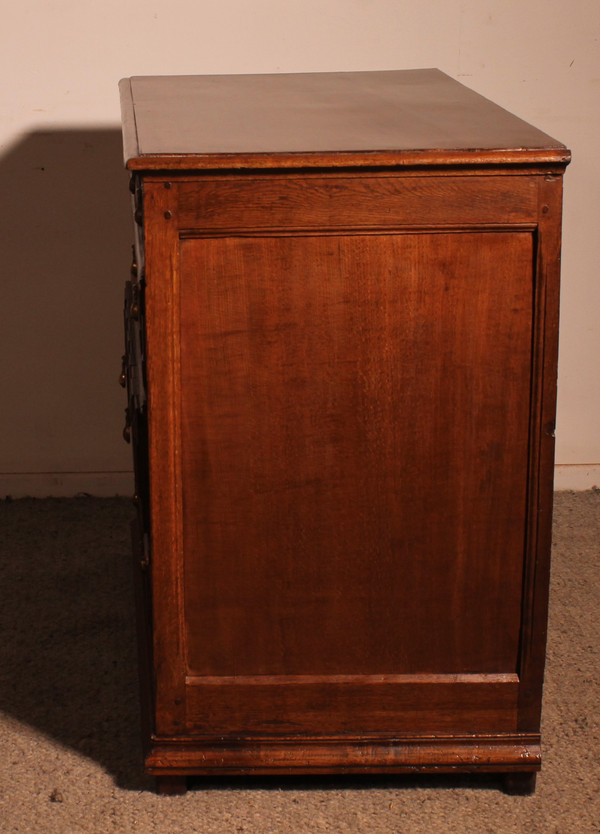 Commode Jacobean En Chêne Du 17° Siècle