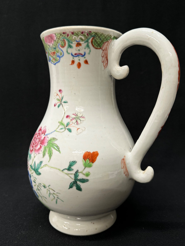 Porcelain jug from China Compagnie Indes Famille rose Qianlong period