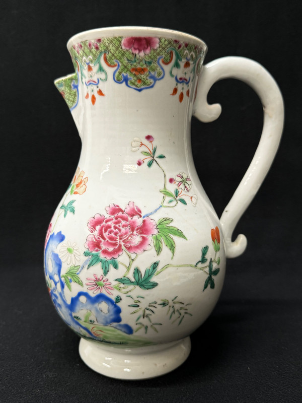 Porcelain jug from China Compagnie Indes Famille rose Qianlong period