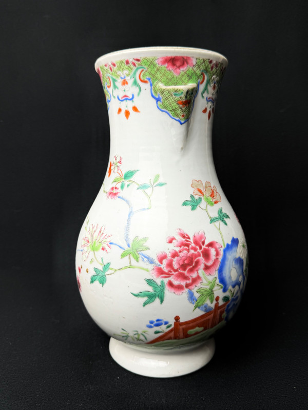 Porcelain jug from China Compagnie Indes Famille rose Qianlong period