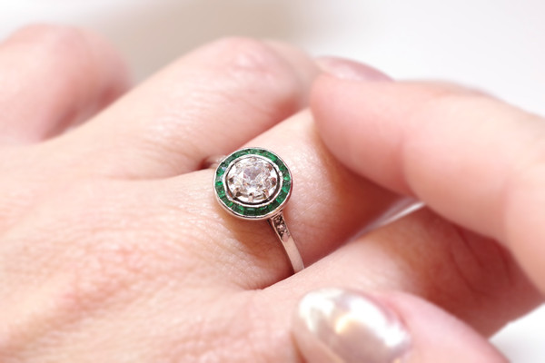 Art Deco emerald target ring in platinum and 18k white gold, target ring, circular ring