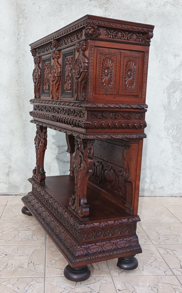 Renaissance sideboard in carved walnut 19th century