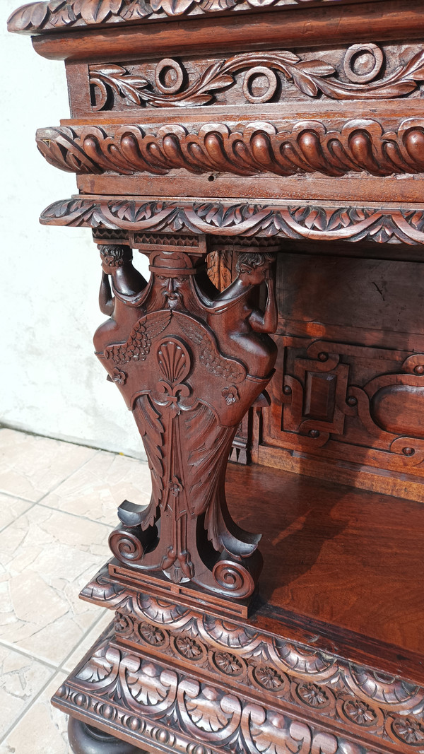 Renaissance sideboard in carved walnut 19th century