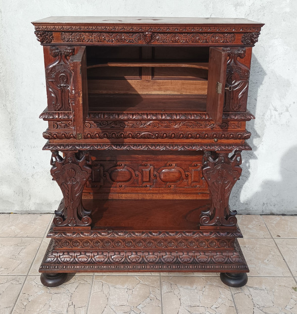 Renaissance sideboard in carved walnut 19th century