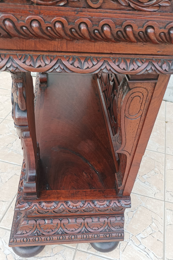 Renaissance sideboard in carved walnut 19th century