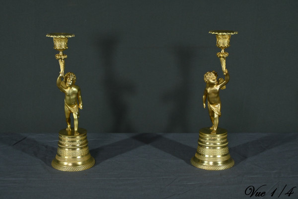 Coppia di candelieri in bronzo dorato - Metà del XIX secolo