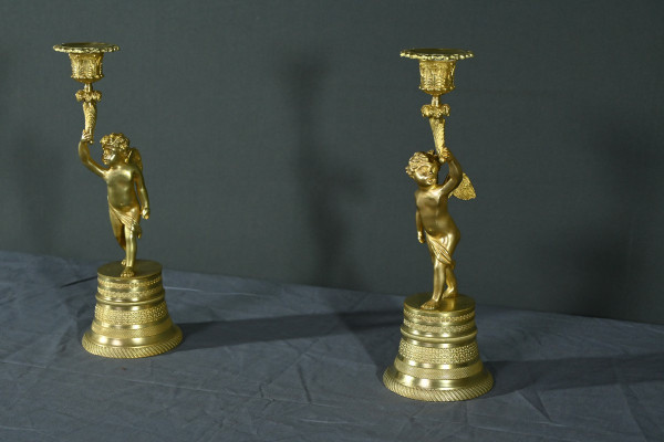 Coppia di candelieri in bronzo dorato - Metà del XIX secolo