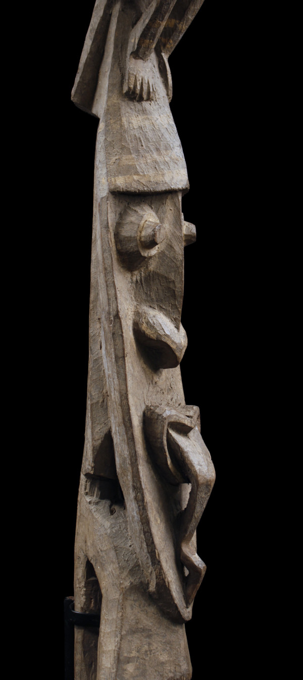 Totem rituel, poteau de case, art tribal, art océanien, sculpture, Papouasie Nouvelle Guinée
