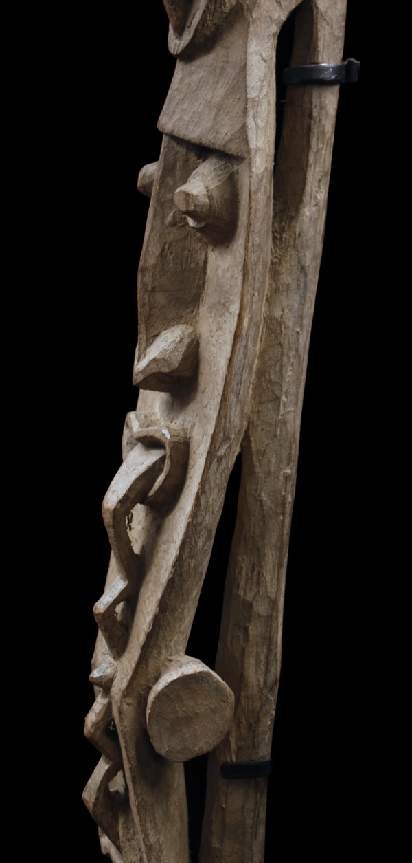 Totem rituel, poteau de case, art tribal, art océanien, sculpture, Papouasie Nouvelle Guinée