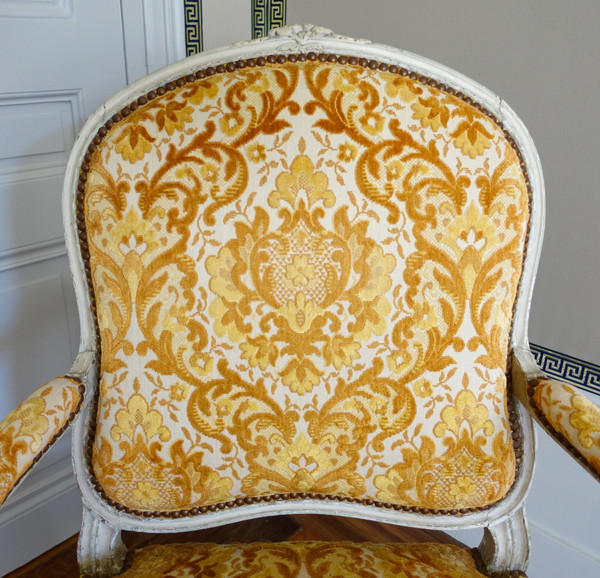 Poltrona da regina d'epoca Luigi XV, velluto goffrato