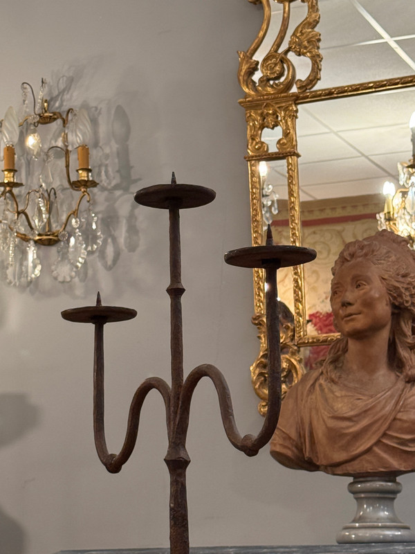 Candelabro da castello in ferro battuto del XVI secolo