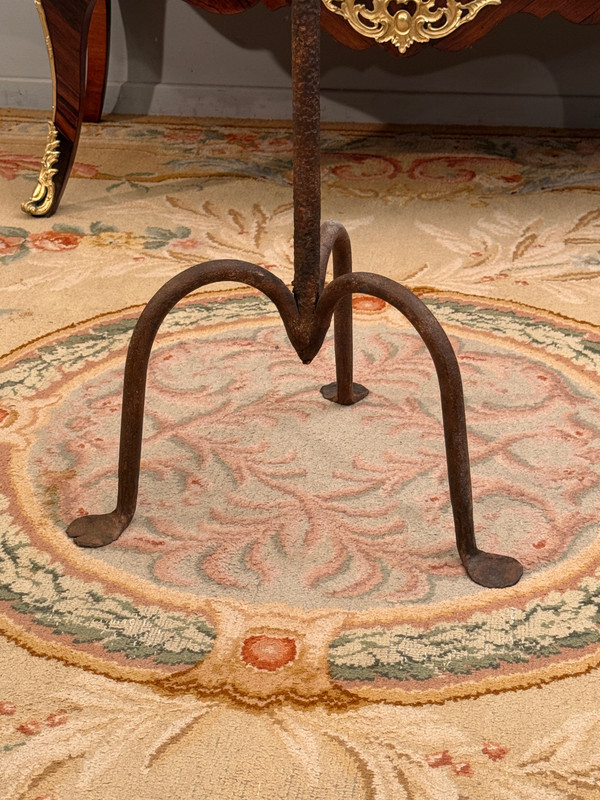 Candelabro da castello in ferro battuto del XVI secolo