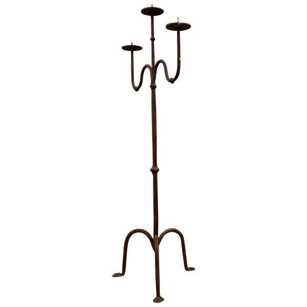 Candelabro da castello in ferro battuto del XVI secolo