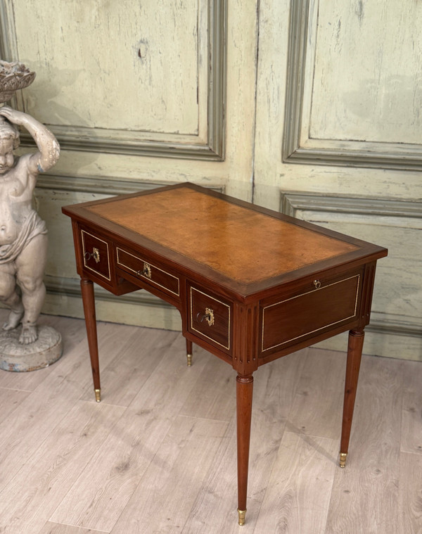 Leonard Boudin, Bureau Plat En Acajou d'Eoque Louis XVI Estampillé Vers 1780