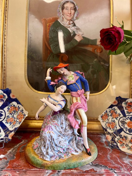 PARIS, MANUFACTURE de JEAN-BAPTISTE GILLE dit GILLE JEUNE (1837-1868). Beau Groupe de danseurs en biscuit polychrome XIXème siècle.