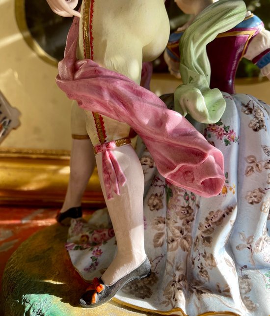 PARIS, MANUFACTURE de JEAN-BAPTISTE GILLE dit GILLE JEUNE (1837-1868). Beau Groupe de danseurs en biscuit polychrome XIXème siècle.