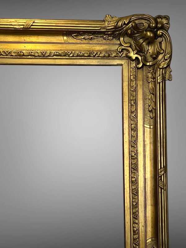 ANCIENT 19th CENTURY FRAME IN WOOD AND GILDED STUC SCULPTTED FOR PAINTING 56 CM X 46.5 CM