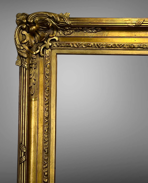 ANCIENT 19th CENTURY FRAME IN WOOD AND GILDED STUC SCULPTTED FOR PAINTING 56 CM X 46.5 CM