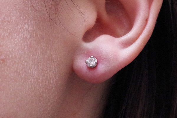 Diamant-Ohrstecker aus Platin und 18k Weißgold, Diamantchips im Brillantschliff
