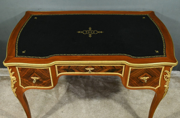 Piccola scrivania in mogano e palissandro, stile Luigi XV, periodo Napoleone III - Metà del XIX secolo
