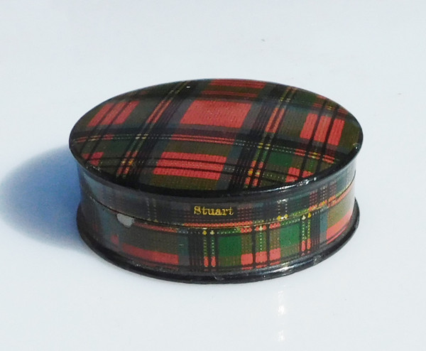 Piccolo portapillole inglese in tartanware Mauchline XIX secolo