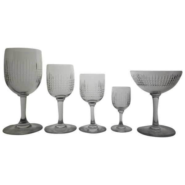 30-piece glass set in Baccarat Nancy crystal