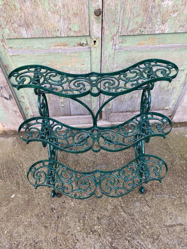 Portafiori in ghisa / mensola da giardino, decorazione a volute, periodo Napoleone III
