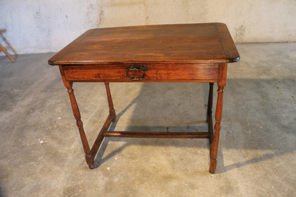 Louis XIII period writing desk in walnut Origin Périgord 17th century