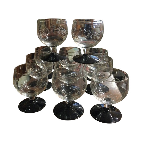 11 wine glasses from the '30s