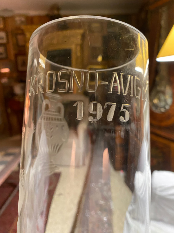 Grand Vase en cristal épais tubulaire gravé des Années "75" , Avignon à l'image d'une Déesse au vase