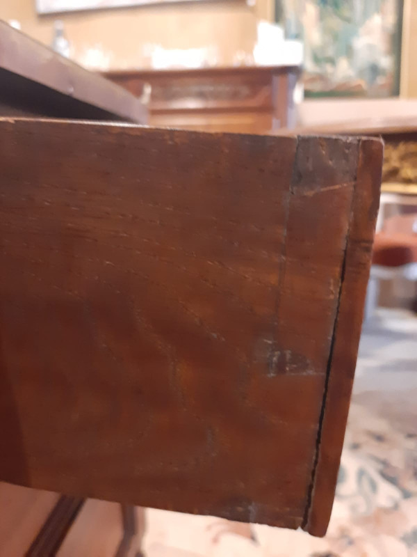 Louis Philippe Burr Walnut Chest of Drawers - 19th century