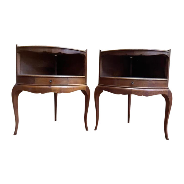 Paire de tables de chevets de style Louis XV