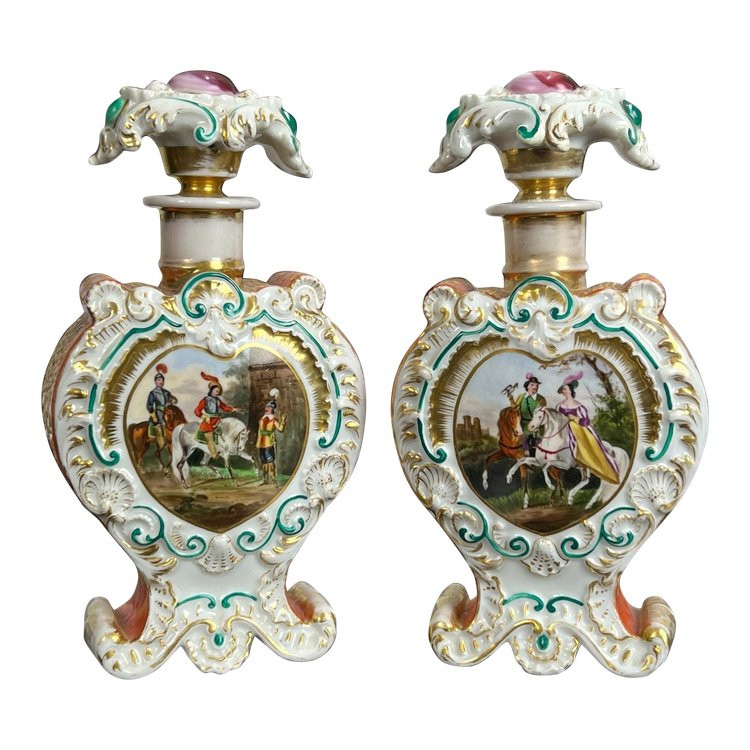 Jacob Petit ( 1796- 1868 ) Paire De Flacons En Porcelaine Polychrome De Scenes Courtoises
