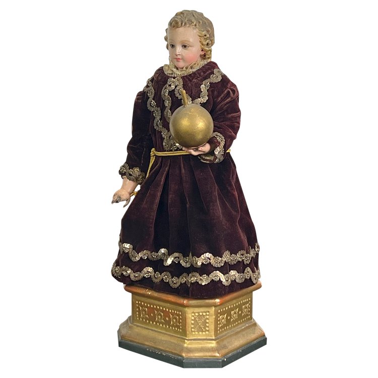 19th CENTURY JESUS CHILD IN POLYCHROME SCULPTTED WOOD ON GILDED SOCLE WITH DOUCINE
