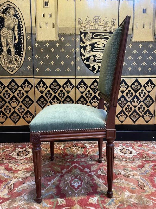 Suite de 6 chaises de style Louis XVI velours vert