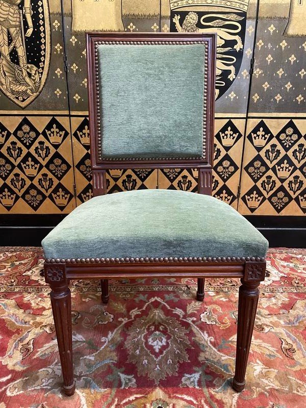 Suite de 6 chaises de style Louis XVI velours vert