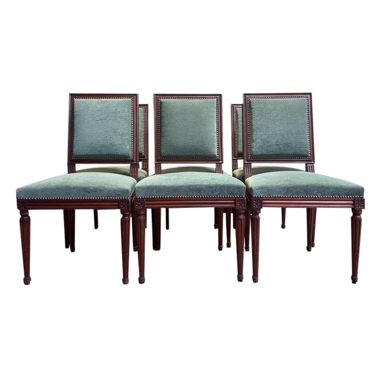 Suite de 6 chaises de style Louis XVI velours vert